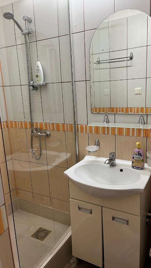Linna Apartament Galaţi Exterior foto